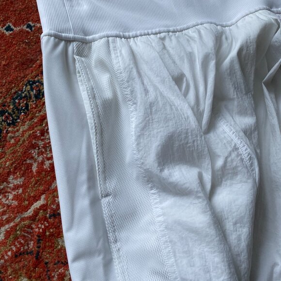 Lululemon Lightweight Tennis Mid-Rise Track Pants *Full Length - Picture 4 of 5